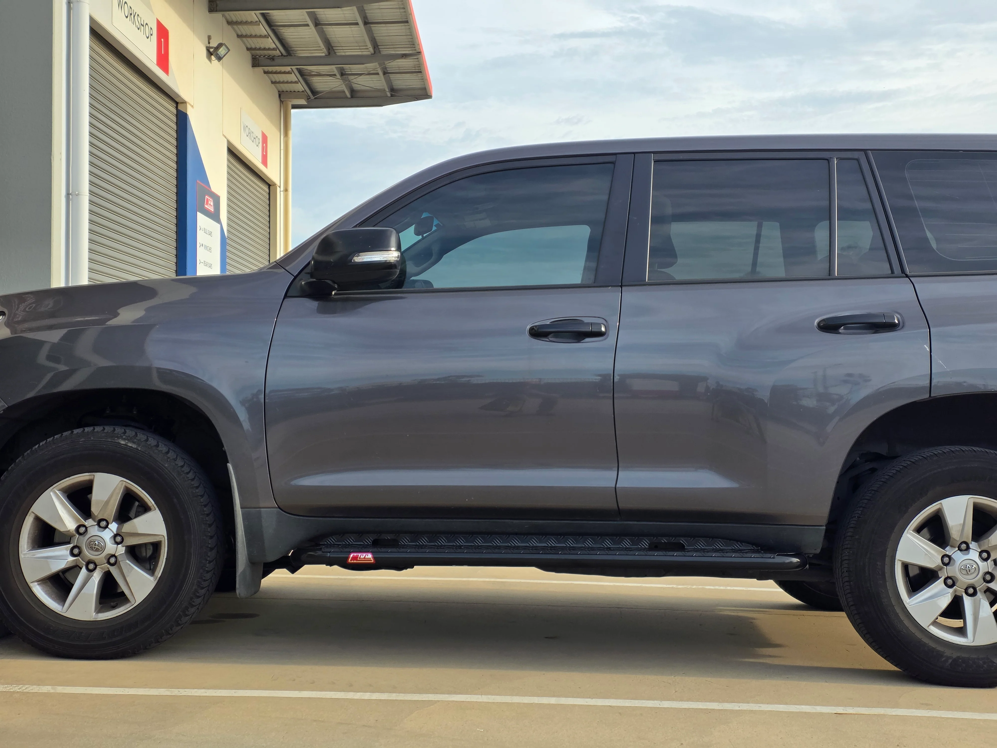 Prado 150 facelift 2017-Current 309BSBK All Black Side Step Package - SKU MCC-01020-309BSBK - Image 5