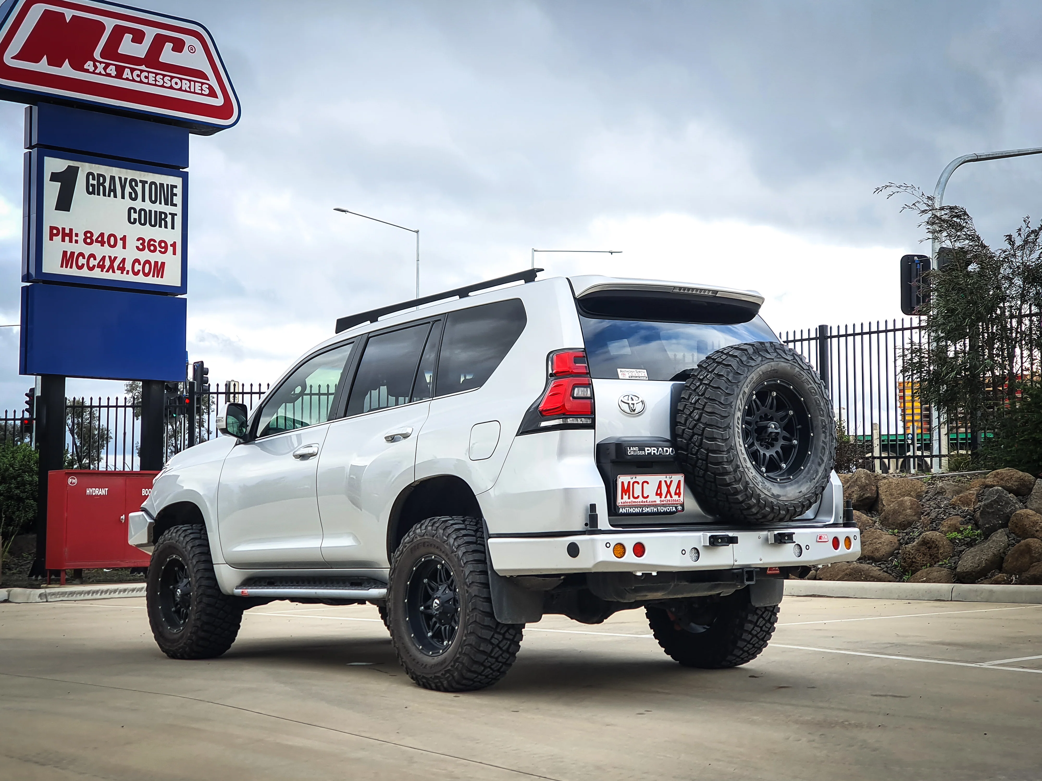 Prado 150 facelift 2017-Current 022-02 Rear Wheel Carrier Bar Only Package - SKU MCC-01020-202 - Image 4