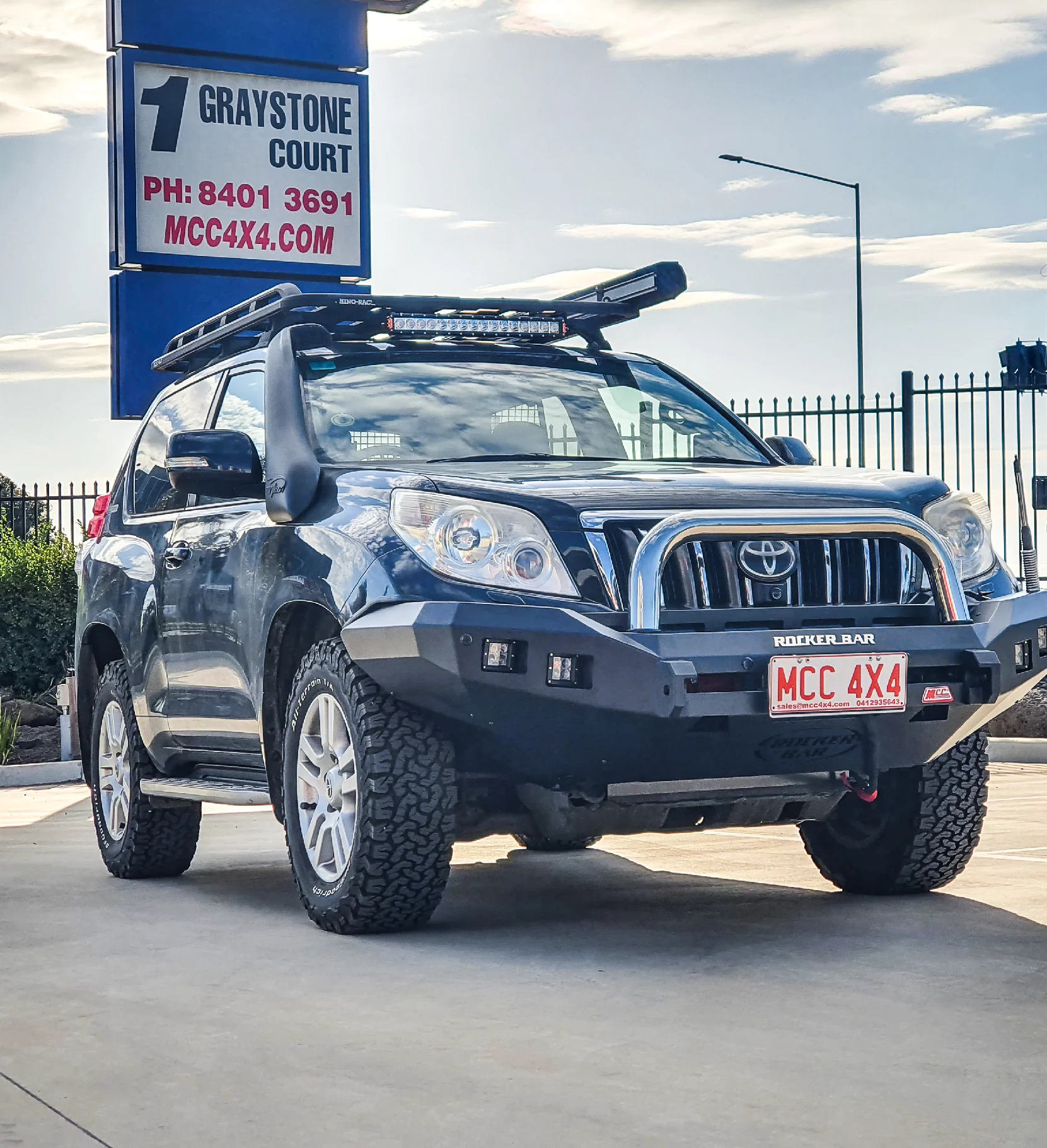 Prado 150 prefacelift 2009-2017 078-01SQSSL Rocker Bull Bar Single Stainless Loop Package - SKU MCC-01011-7801SQSSL - Image 2