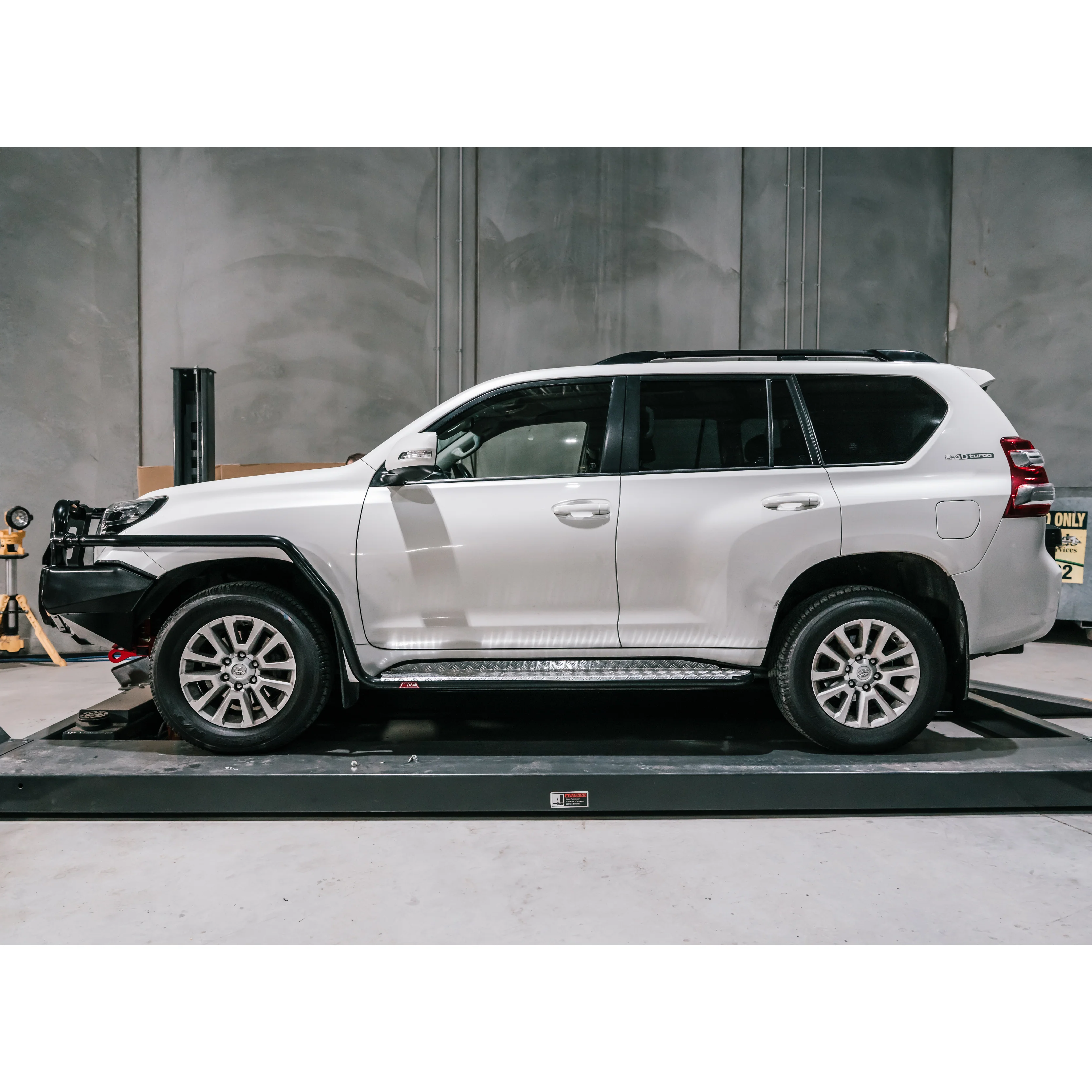 Prado 150 prefacelift 2009-2017 030-09S 309BS Side Step Package (Chrome Step Plate) (Does not suit Vehicle with KDSS) - SKU MCC-01011-309BS - Image 4