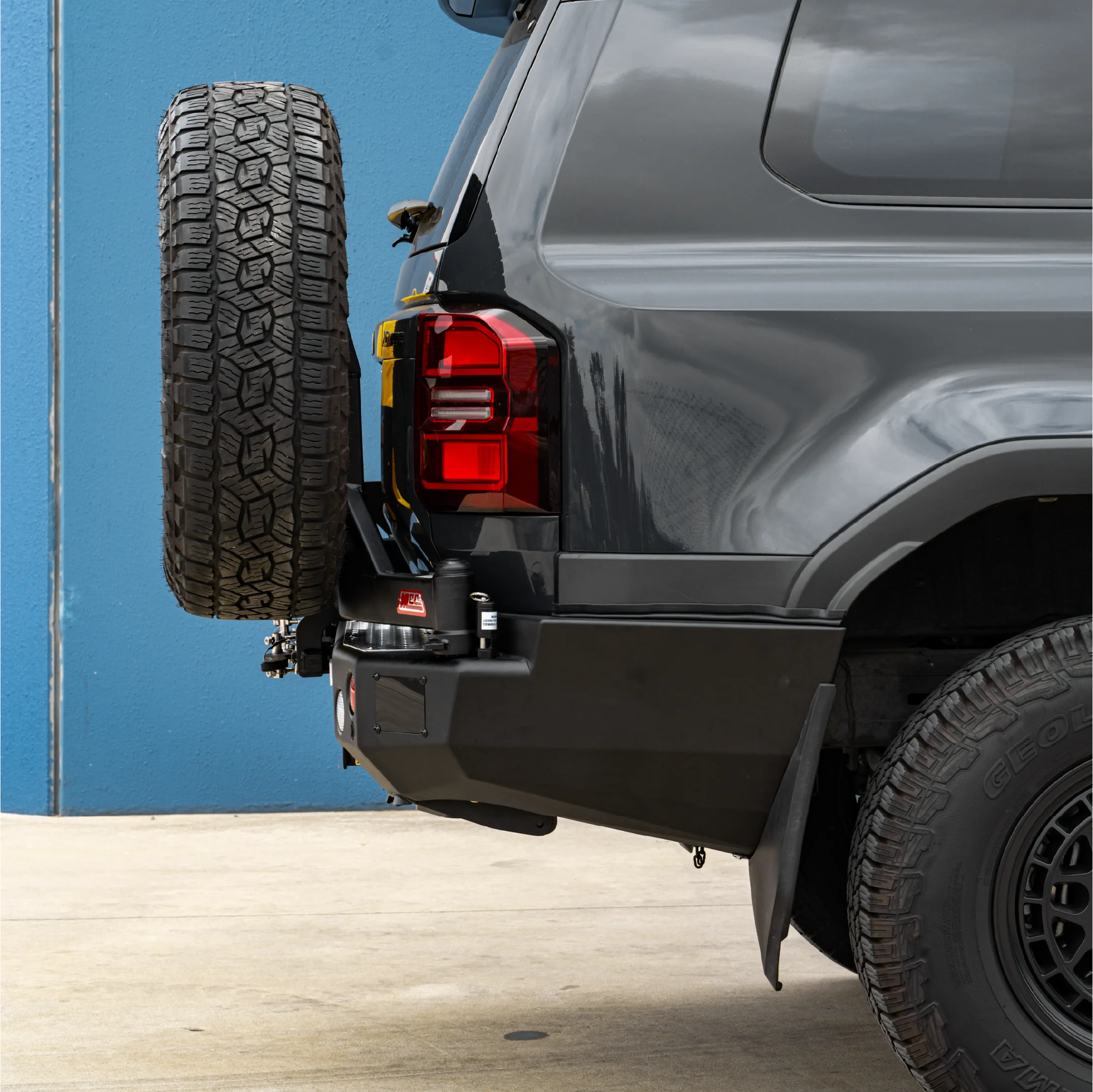 Prado 250 2025-On 022-02 Rear Wheel Carrier Double Jerry Can Holder Package (Sand Black) - Image 5