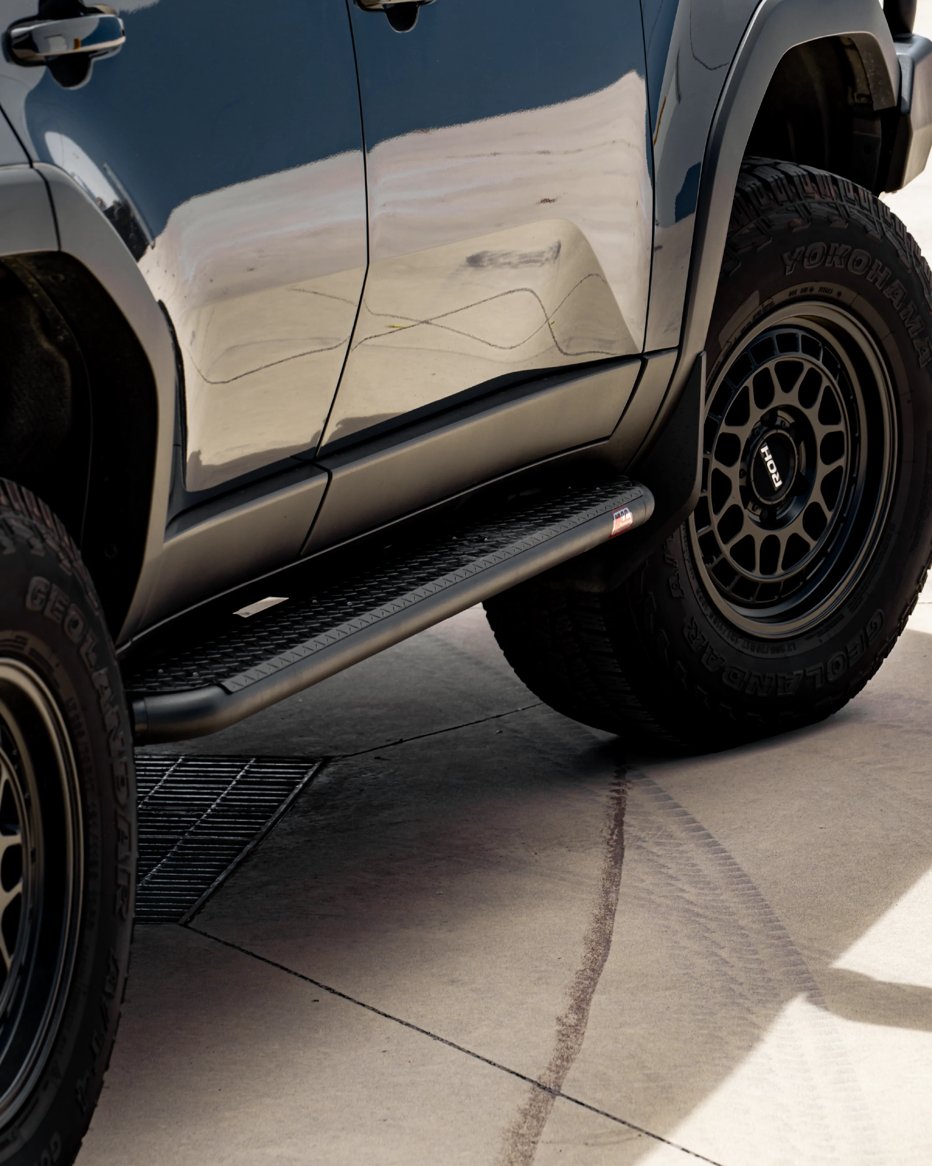 Prado 250 2025-On 309SBK Sand Black Side Step Package - Image 3