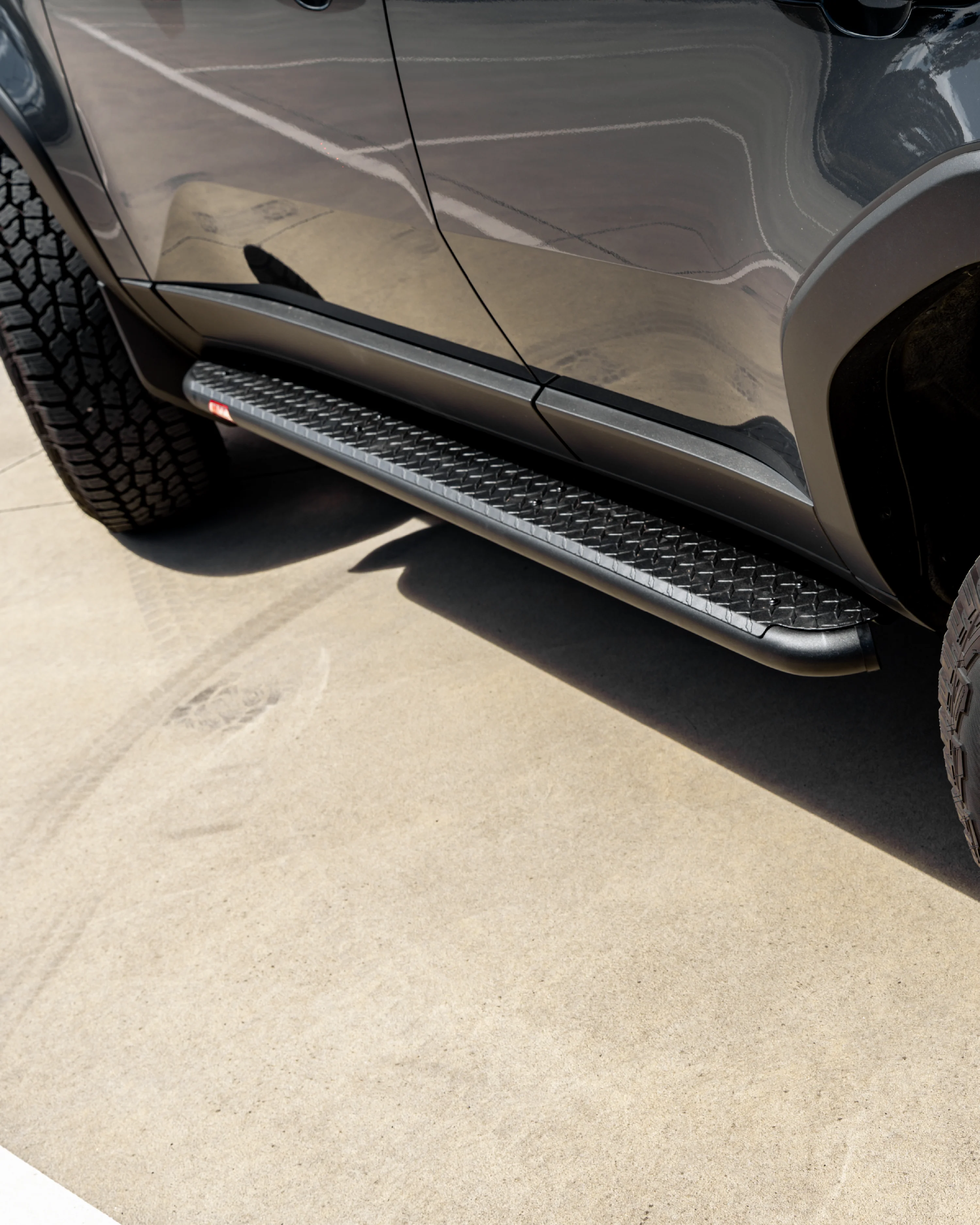 Prado 250 2025-On 309SBK Sand Black Side Step Package - Image 4