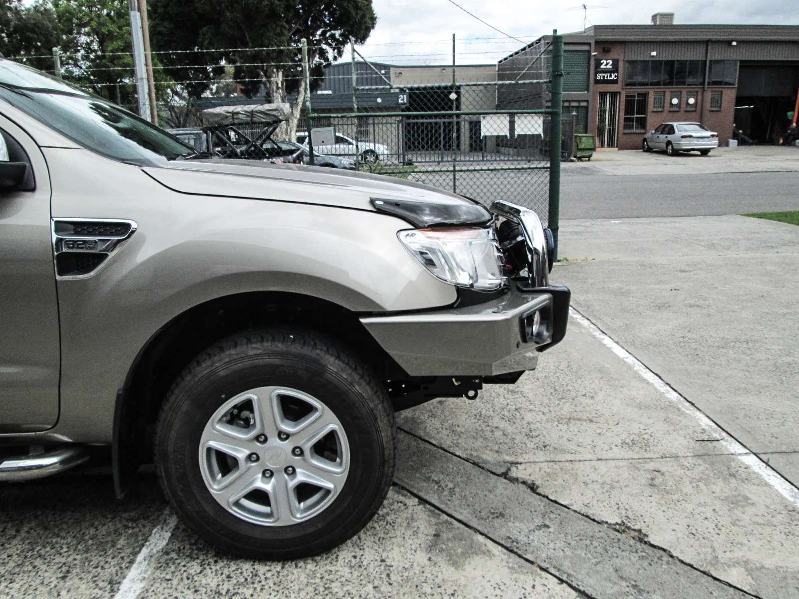 Ranger PX 1 2011-2015 707-01 Falcon Bull Bar Single Stainless Loop Package (No Foglight) - SKU MCC-05003-701SSL - Image 4