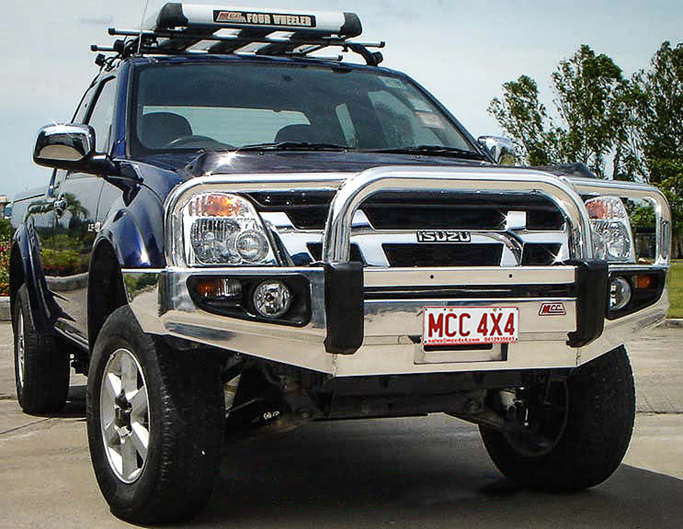 Dmax 2003-2006/ Holden Rodeo RA - 707-01A Alloy Falcon Bull Bar Triple Loops Package (LED Foglight) - SKU MCC-07001-701AW - Image 2