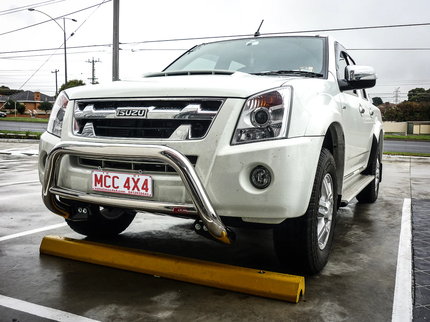 Dmax 2007-2011/ Holden RA7 (non sensors compatible) -  Dmax 08-11/ Ra7 009 Low Nudge Bar Package (non sensors compatible) - SKU MCC-07002-009L - Image 2