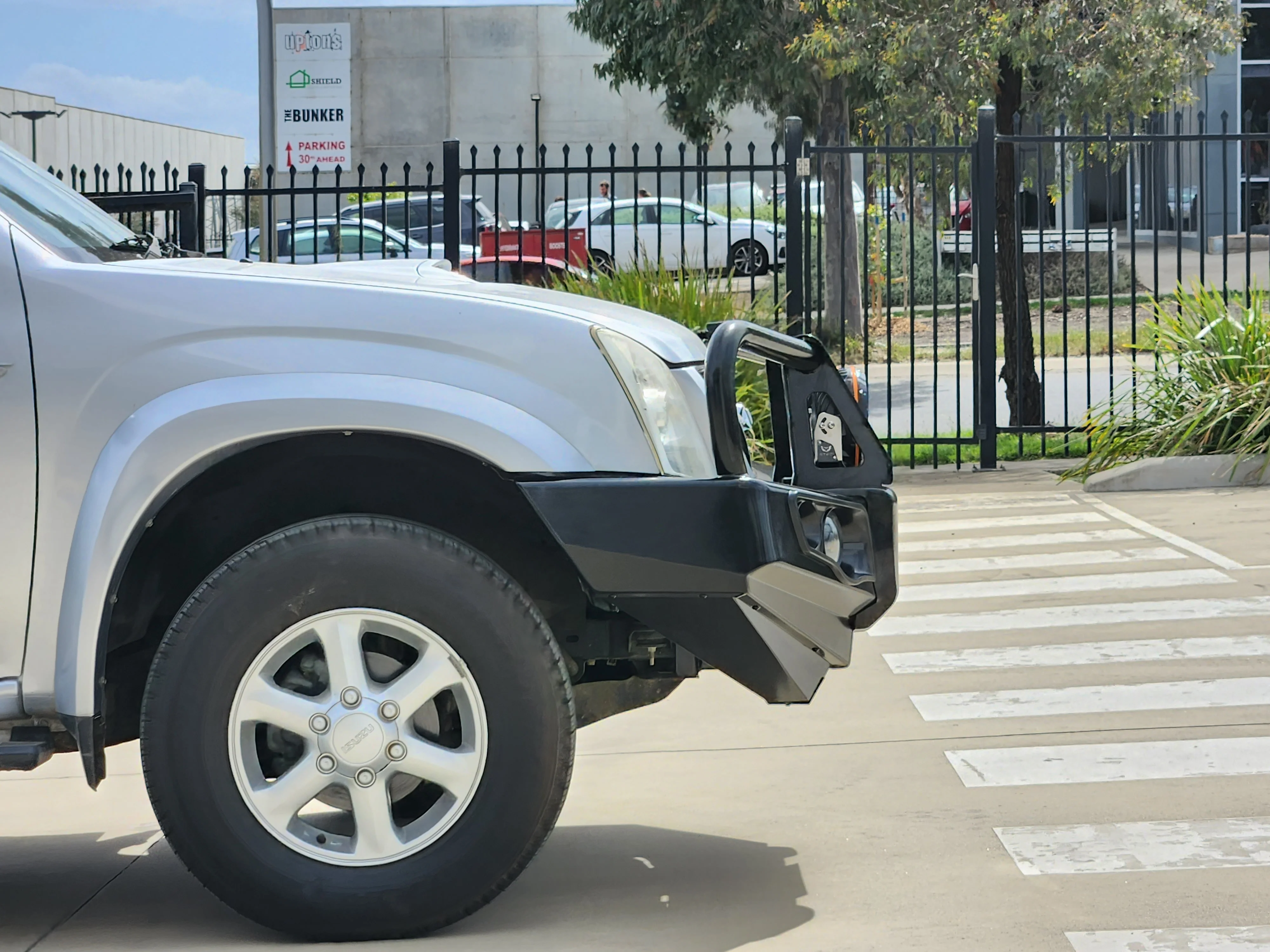 Dmax 2007-2011/ Holden RA7 - 707-02 Falcon Bull Bar Black A-Frame Package (LED Foglight) - SKU MCC-07002-702FOGUP - Image 7