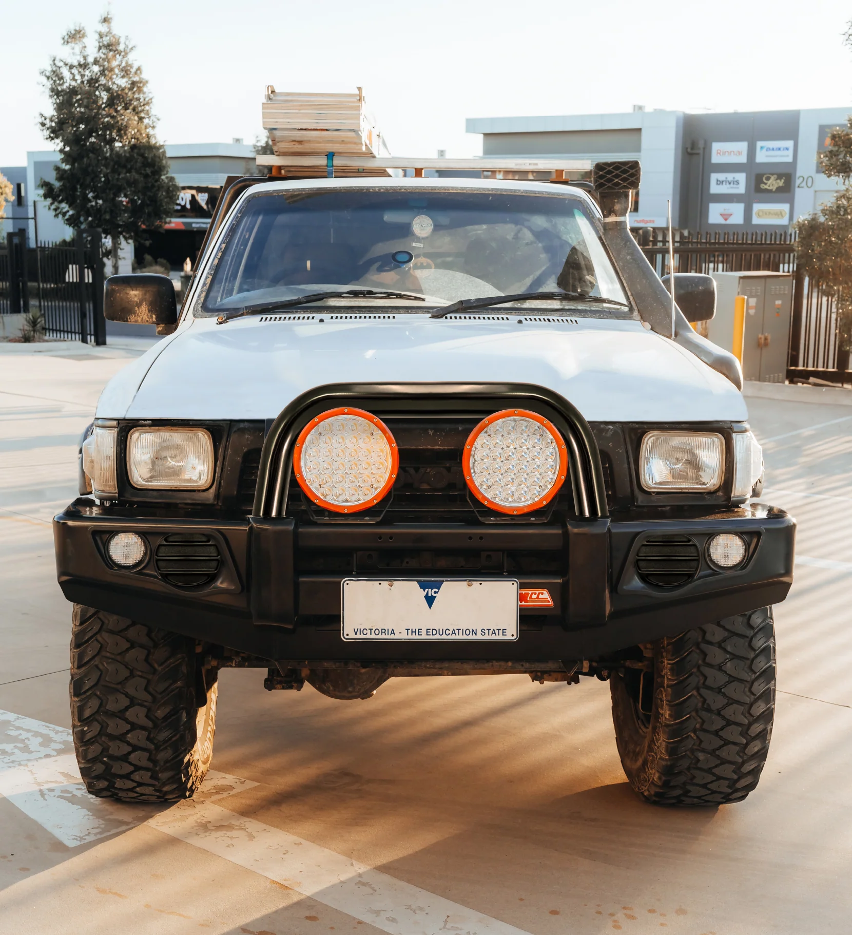 Toyota Hilux 1988-1997 LN105/LN106 (Live) - 707-01 Falcon Bull Bar Single Black Loop Package (No Foglight) - SKU MCC-01000-701SBL - Image 2