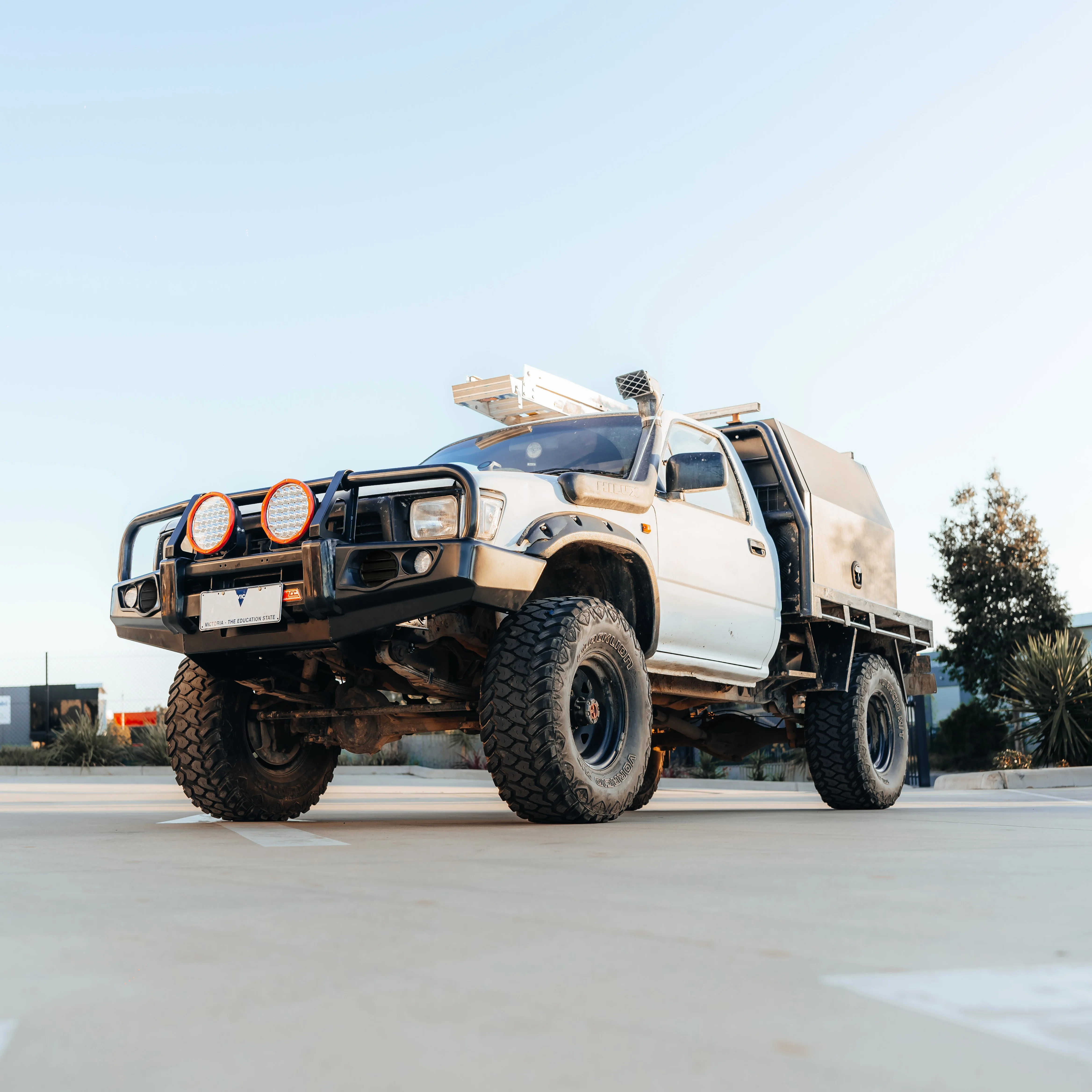 Toyota Hilux 1988-1997 LN105/LN106 (Live) - 707-02 Falcon Bull Bar Black A-Frame Package (No Foglight) - SKU MCC-01000-702 - Image 4