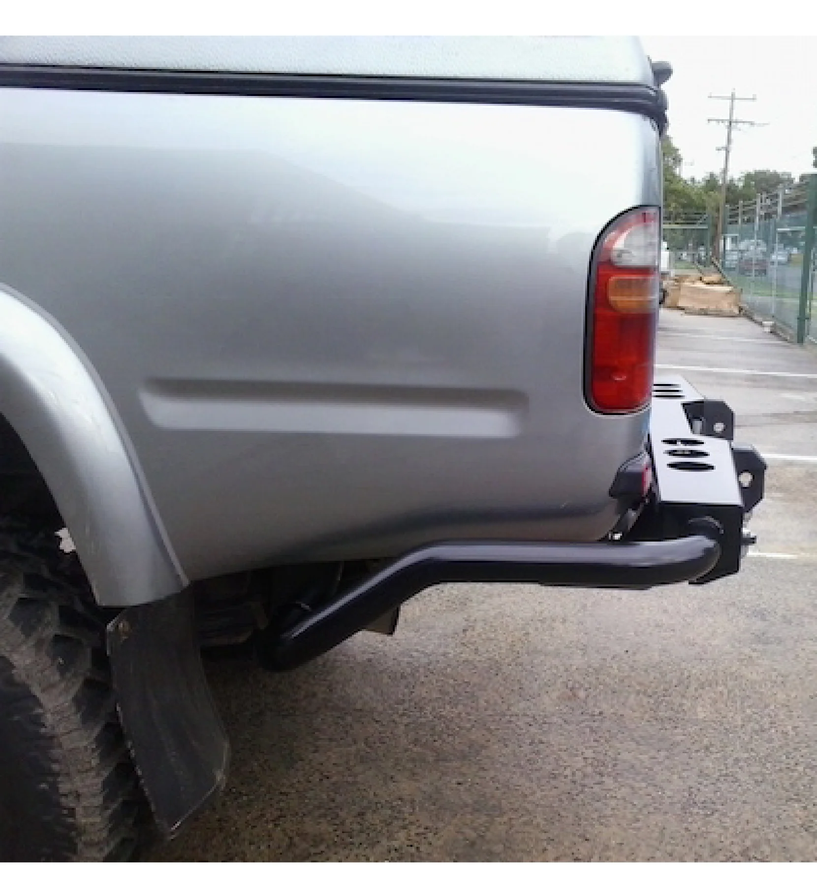 Toyota Hilux 1997-2004 022-03 Jack Rear Bar Package - SKU MCC-01001-203 - Image 3