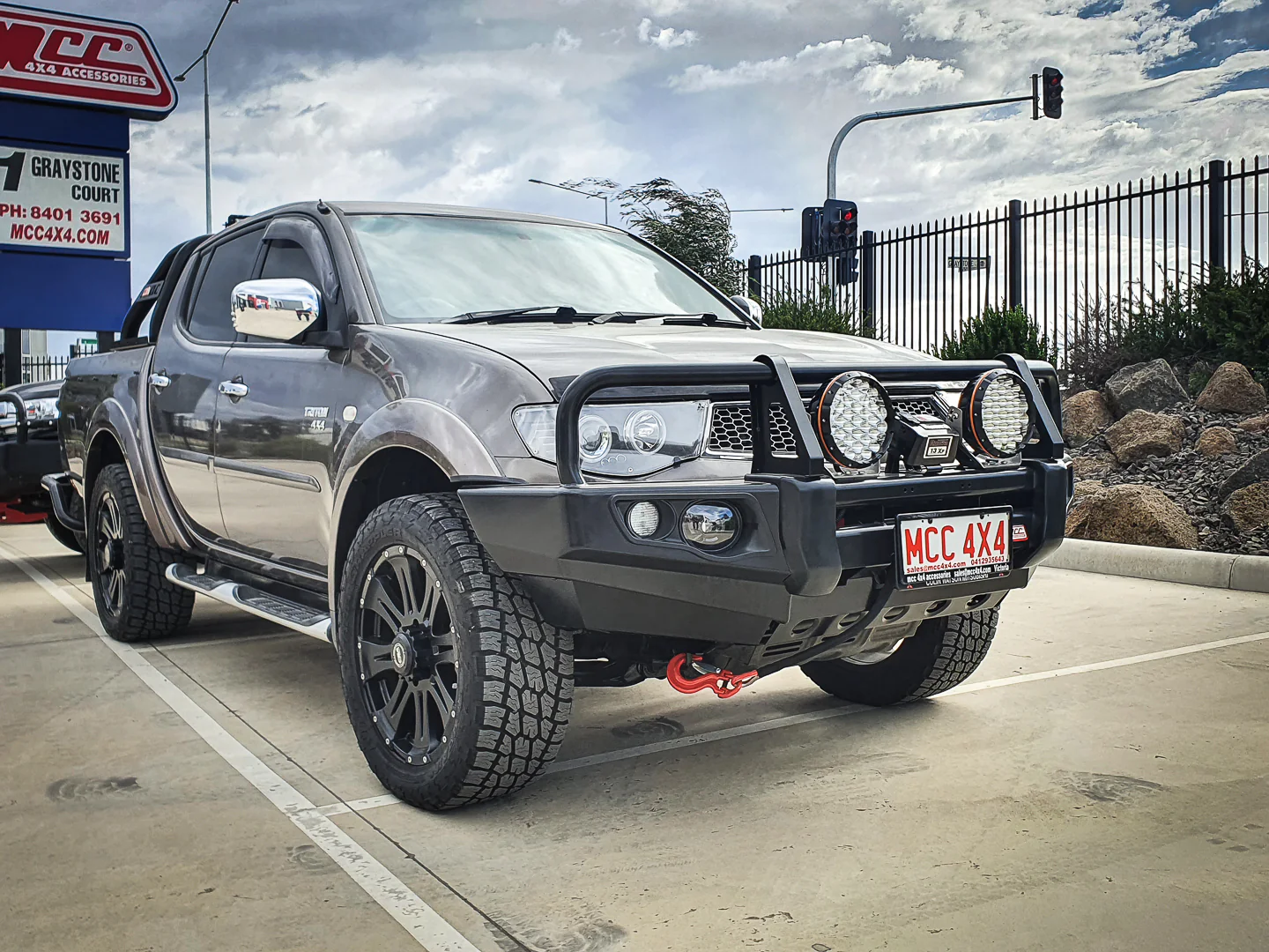 Triton/Challenger 2006-2015 06-15 707-02 Falcon Bull Bar Black A-Frame Package (No Foglight) - SKU MCC-02002-702UP - Image 2