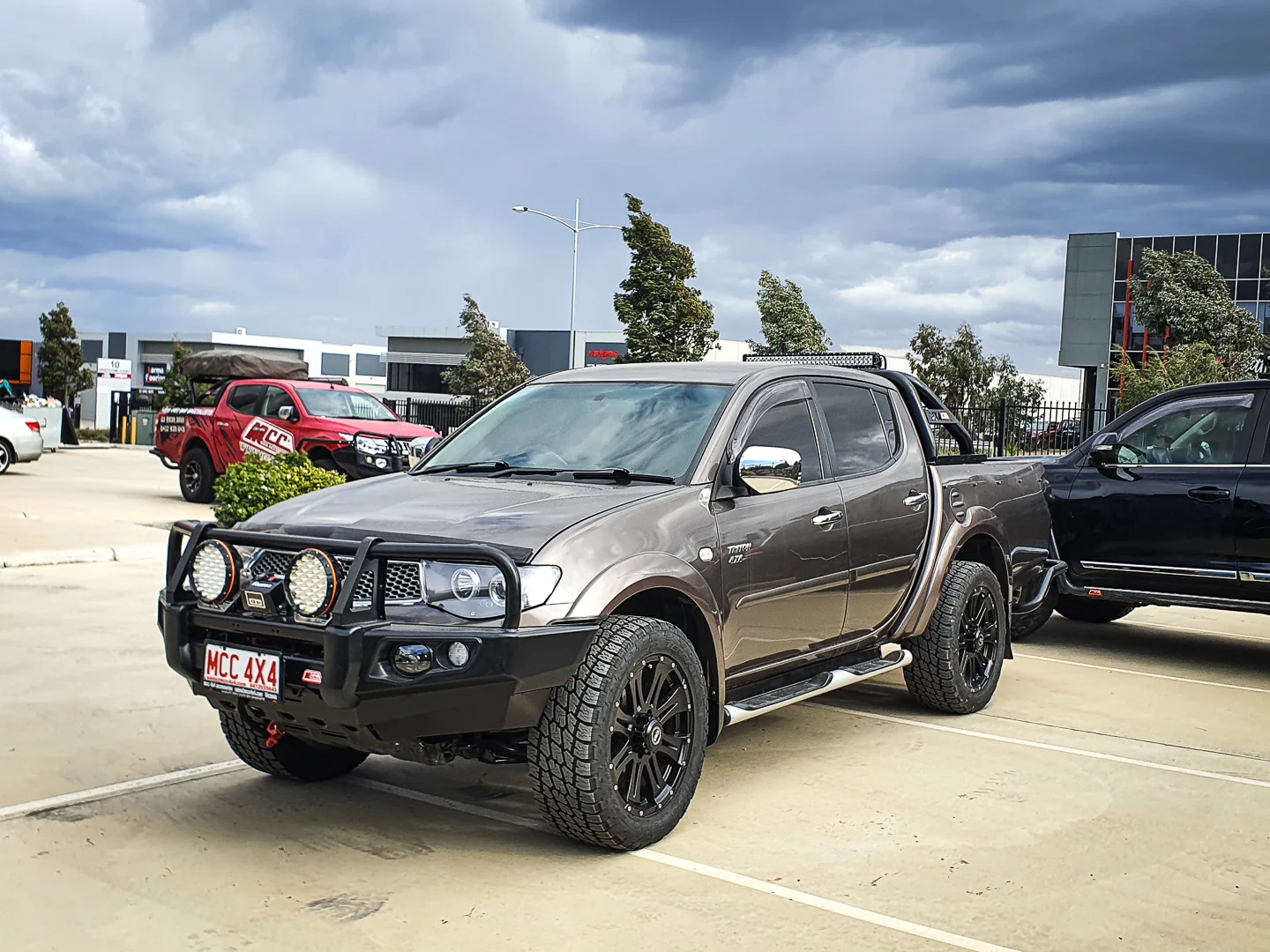 Triton/Challenger 2006-2015 06-15 707-02 Falcon Bull Bar Black A-Frame Package (No Foglight) - SKU MCC-02002-702UP - Image 3