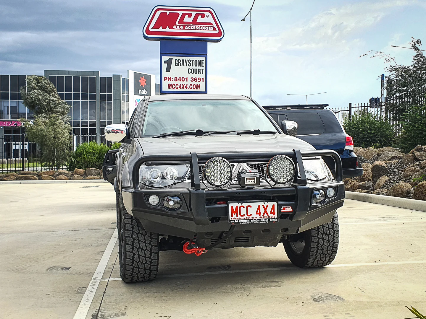 Triton/Challenger 2006-2015 06-15 707-02 Falcon Bull Bar Black A-Frame Package (No Foglight) - SKU MCC-02002-702UP - Image 6