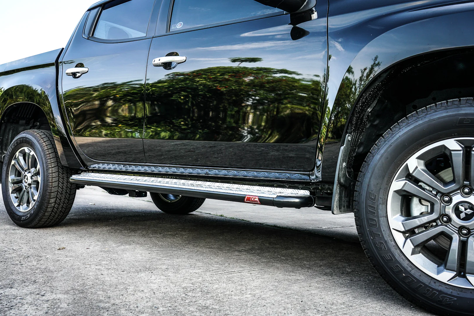 Triton ML/MN/MQ/MR 2006-Current 309SBK Side Step Package (Sand Black) - SKU MCC-02002-309SBS - Image 5