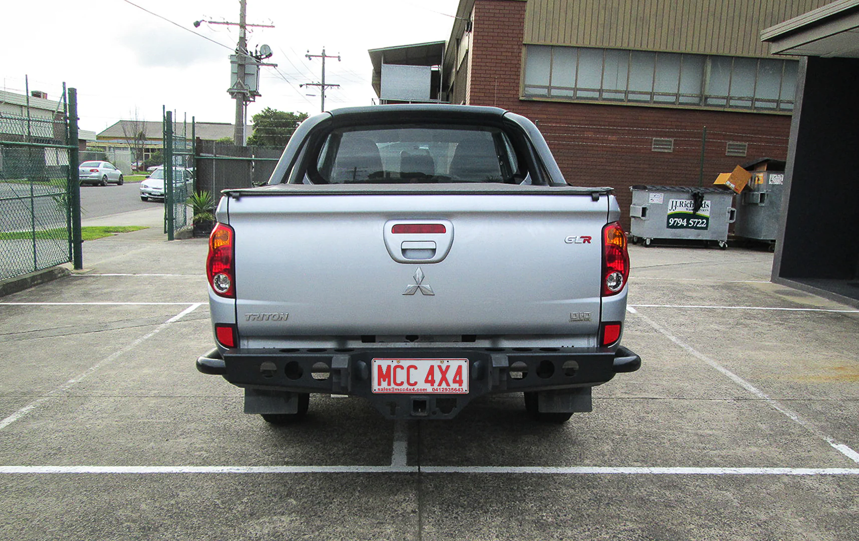 Triton MN 02010-2015 022-03 Jack Rear Bar with Chrome Step Plate Package - SKU MCC-02003-203MNSP - Image 2
