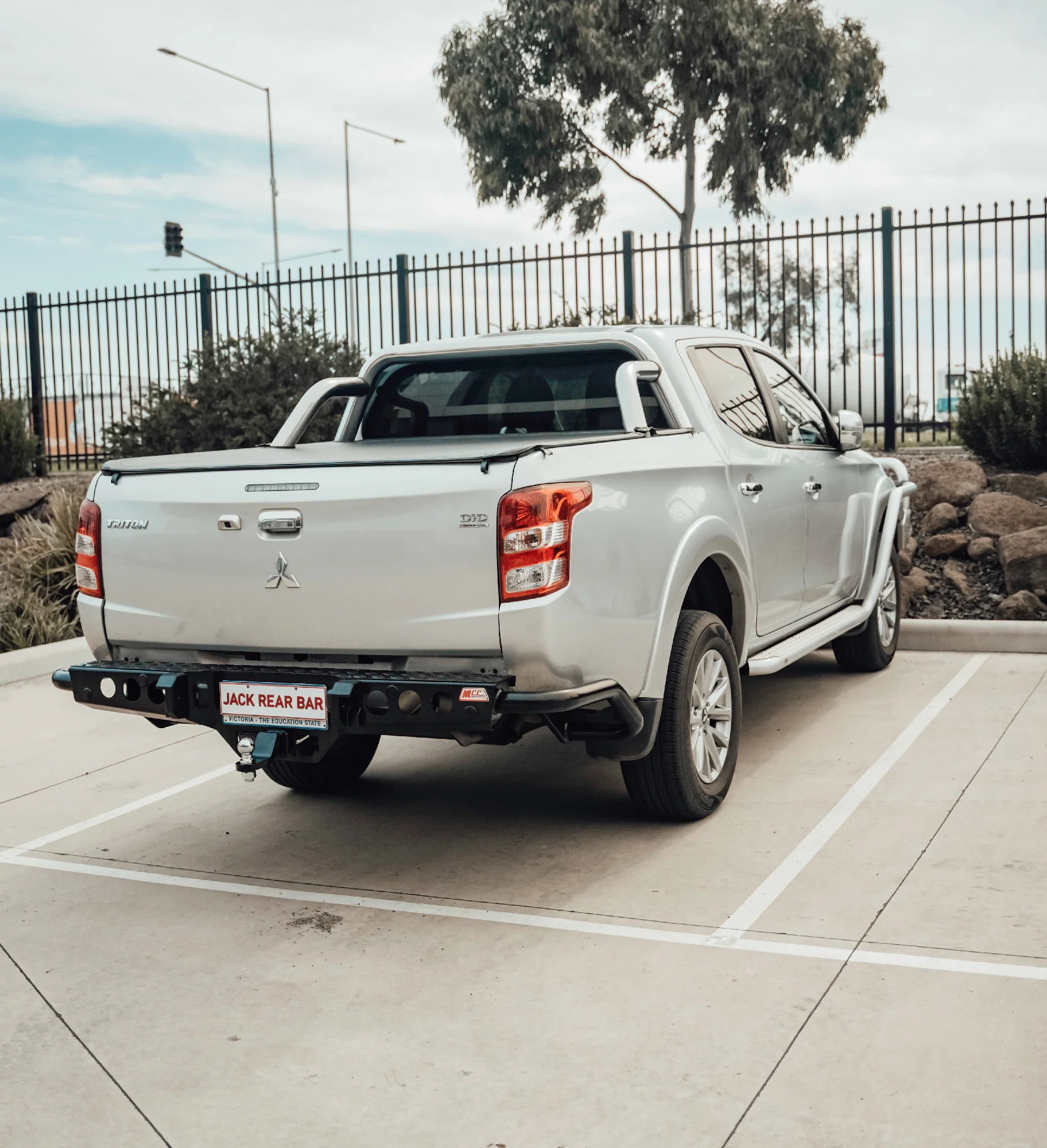 Triton MQ 2015-2019 022-03 Jack Rear Bar with Black Step Plate Package - SKU MCC-02008-203SPB - Image 2