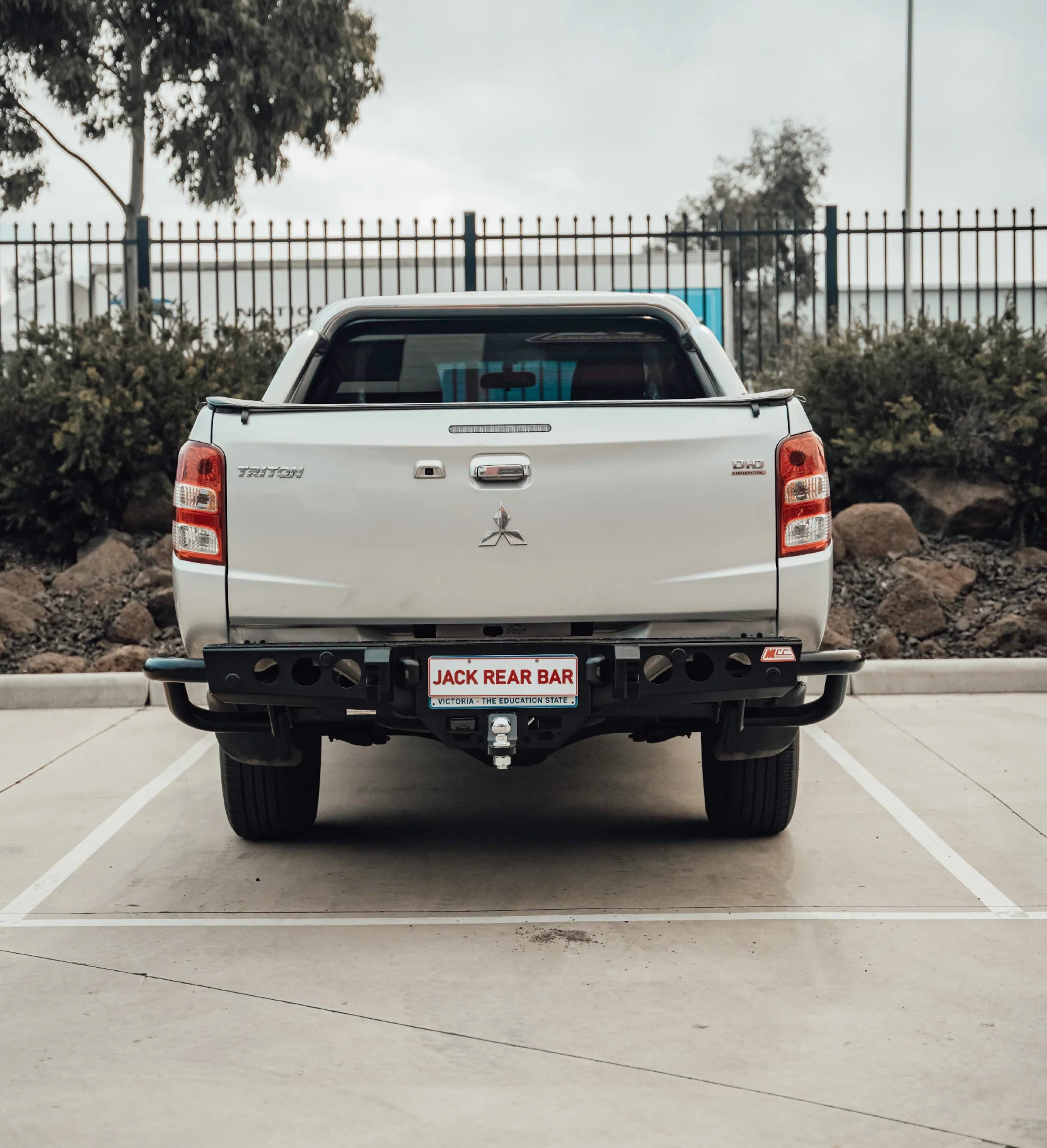 Triton MQ 2015-2019 022-03 Jack Rear Bar with Black Step Plate Package - SKU MCC-02008-203SPB - Image 3