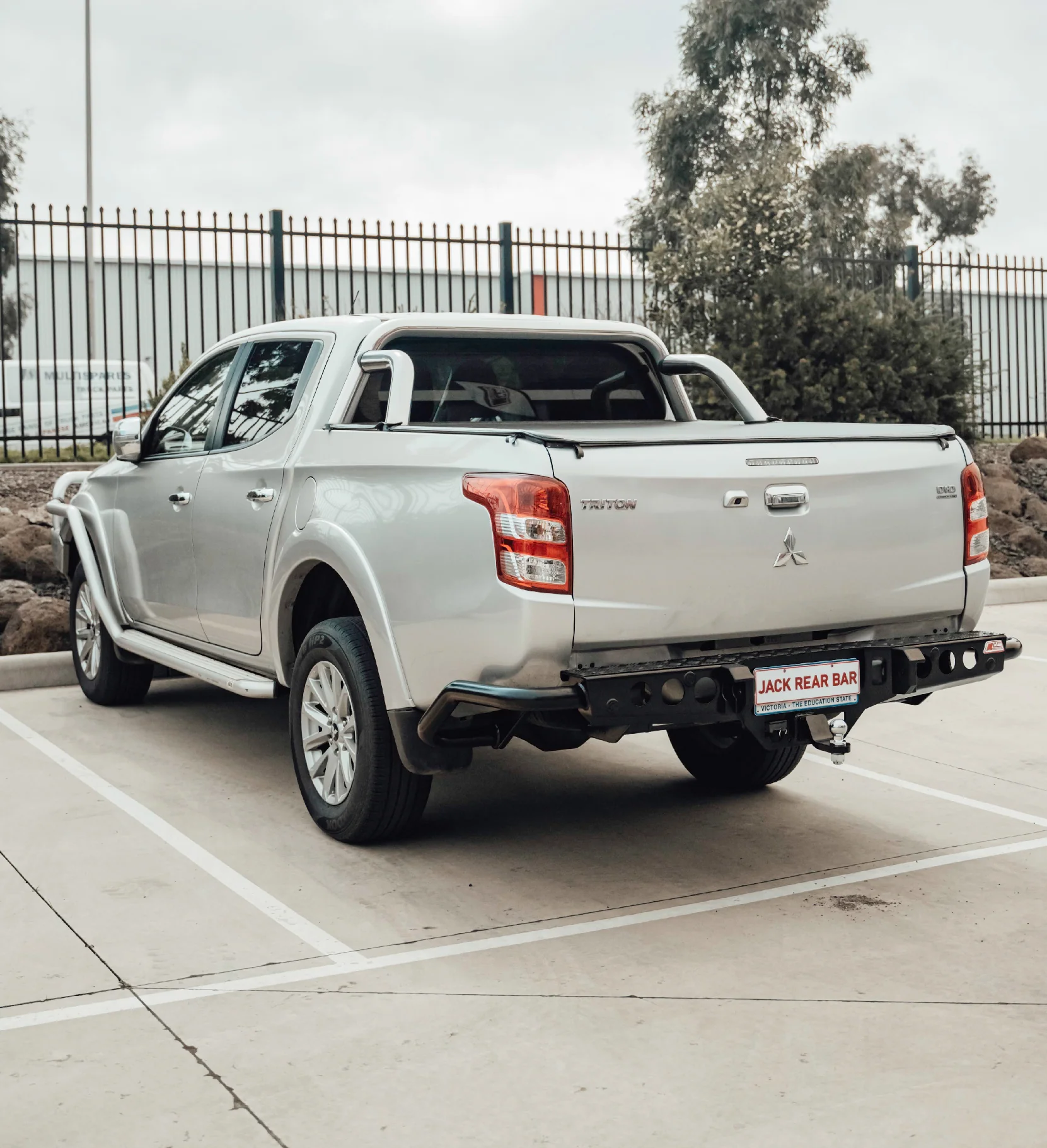 Triton MQ 2015-2019 022-03 Jack Rear Bar with Black Step Plate Package - SKU MCC-02008-203SPB - Image 4