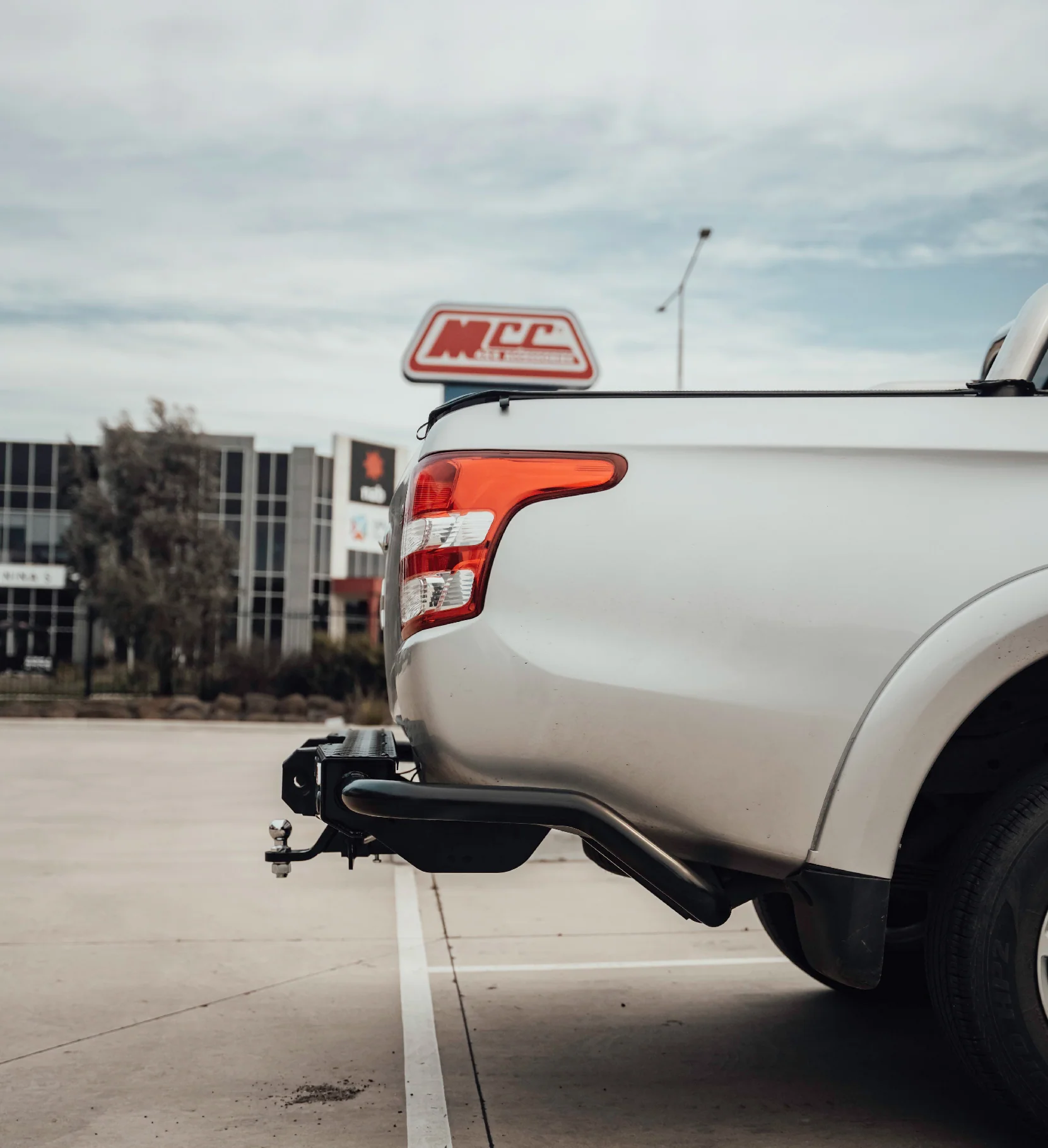 Triton MQ 2015-2019 022-03 Jack Rear Bar with Black Step Plate Package - SKU MCC-02008-203SPB - Image 6
