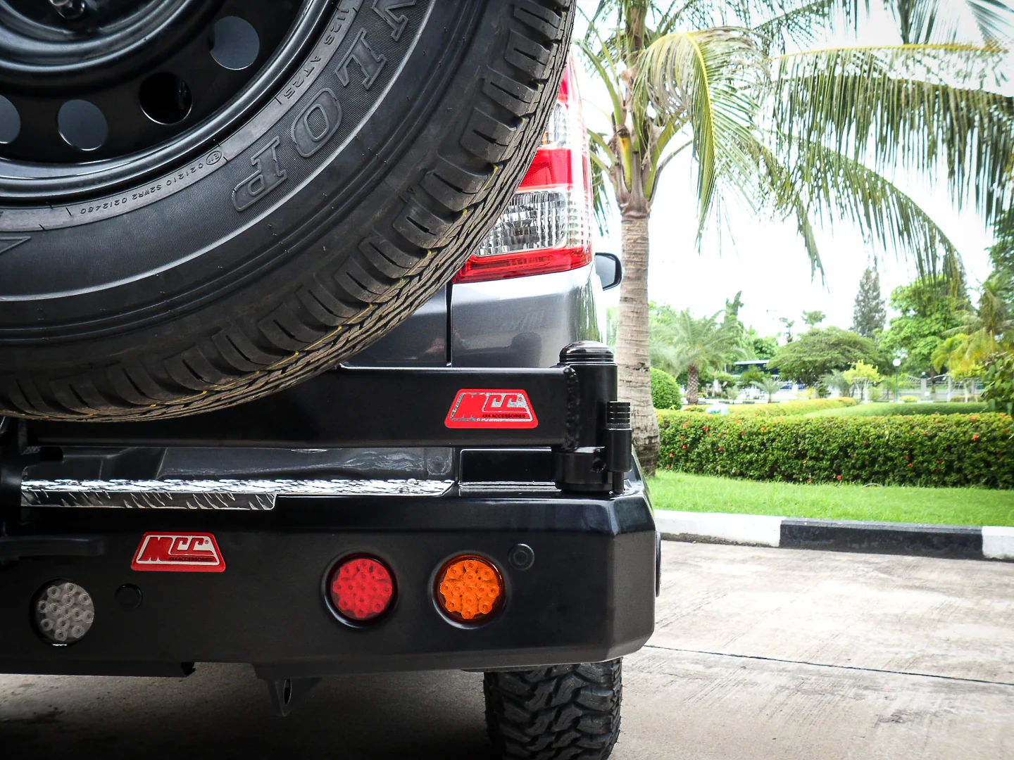 Triton MQ 2015-2019 022-02 Rear Wheel Carrier Bar Only Package - SKU MCC-02008-202 - Image 2