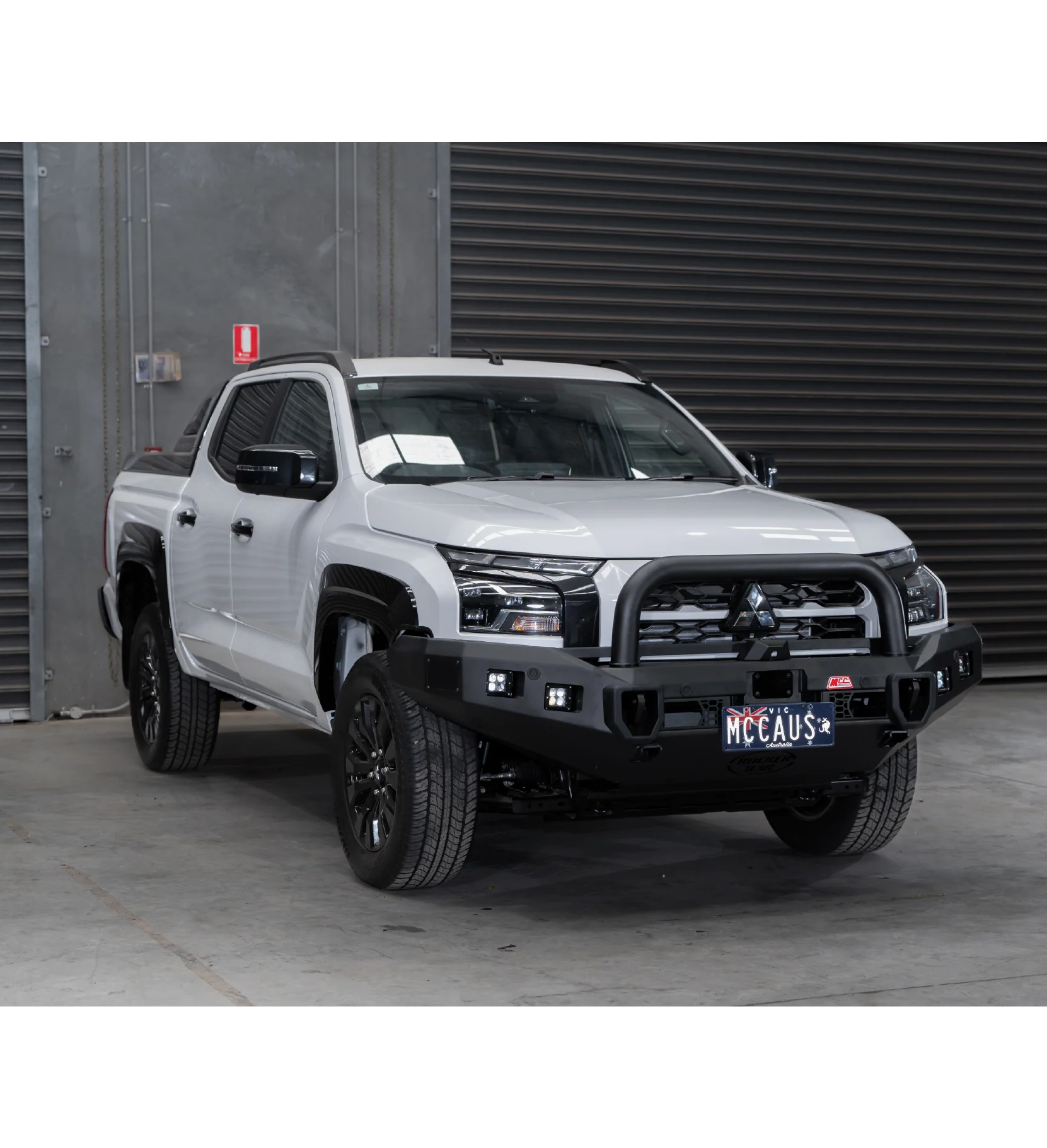 Triton MV 2024-On 078-01SQSBL Rocker Bull Bar Single Sand Black Loop Package - Image 2